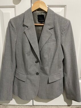 The Limited Women's Light Gray Two-Button Blazer - Size 6/8 Excellent Condition